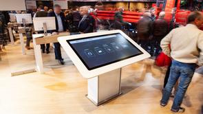 Touch-Table Messestand MAN